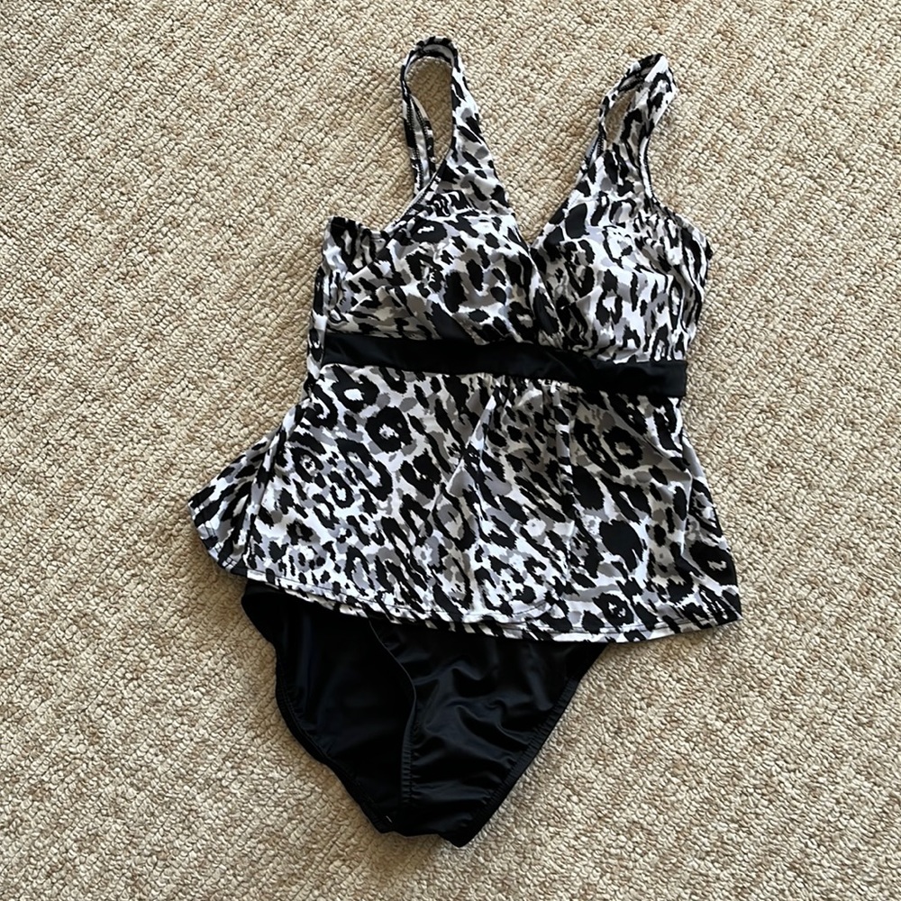 Trimshaper one piece swimsuit size 12, black and animal print.
